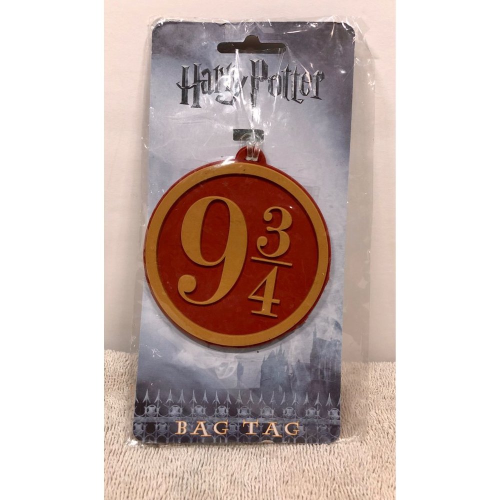 NWT Harry Potter Hogwarts Express 9 3/4 Heavy PVC Luggage Bag Tag